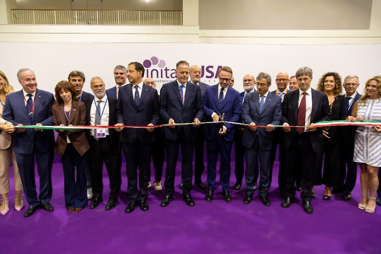 A Vinitaly.Usa a Chicago 250 aziende e 1.500 buyer per reagire ai dazi