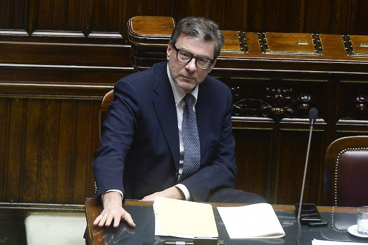 Giorgetti "Uso accorto delle risorse per fronteggiare shock negativi"