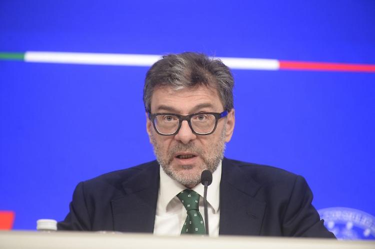 Ue, Giorgetti "Flessibilità e strategia per centrare obiettivi"