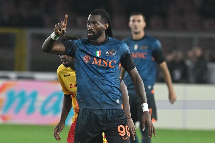 Il Napoli vince a Lecce, Milinkovic-Savic e Anguissa decisivi