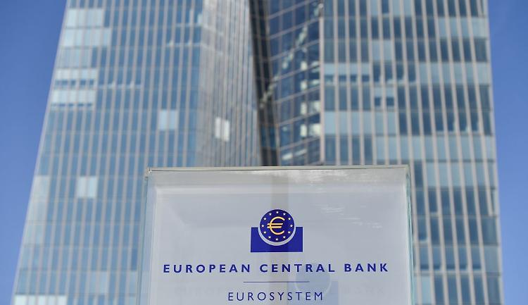 Bce, crescita moderata in area euro nel IV trimestre
