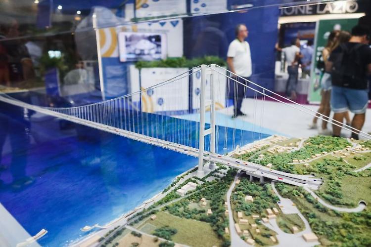 Ponte sullo Stretto, nuovo stop della Corte dei conti. Salvini "Resto fiducioso"