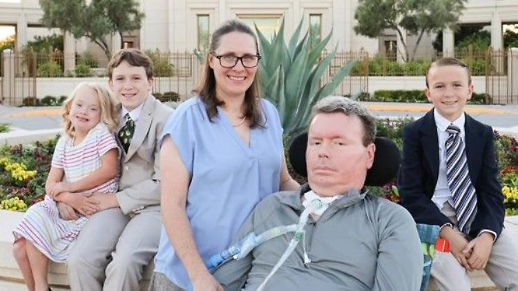 Musk "Neuralink traduce in testo i pensieri dei pazienti con problemi neurologici"