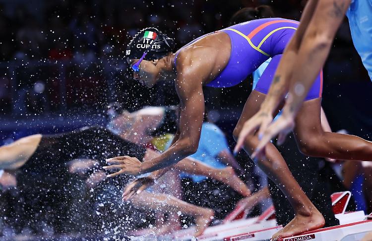 Oro e record mondiale per la 4x50 sl mixed agli Europei in vasca corta