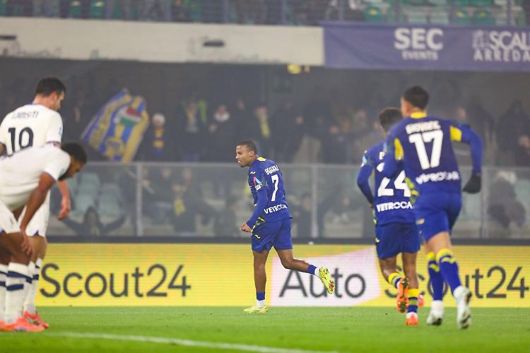 Prima vittoria in campionato per il Verona, l'Atalanta cade al Bentegodi