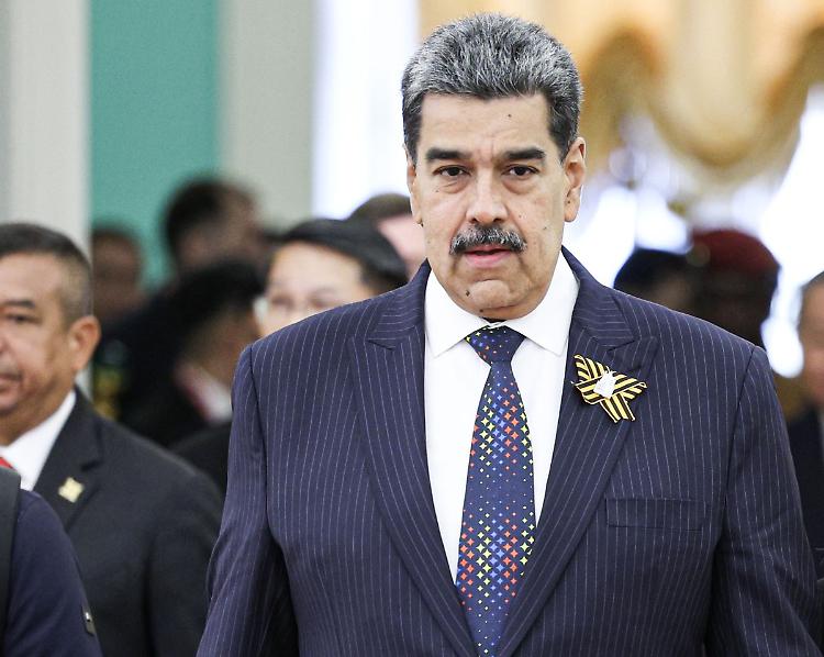 Venezuela, esplosioni a Caracas. Maduro"Gravissima aggressione militare degli Usa"