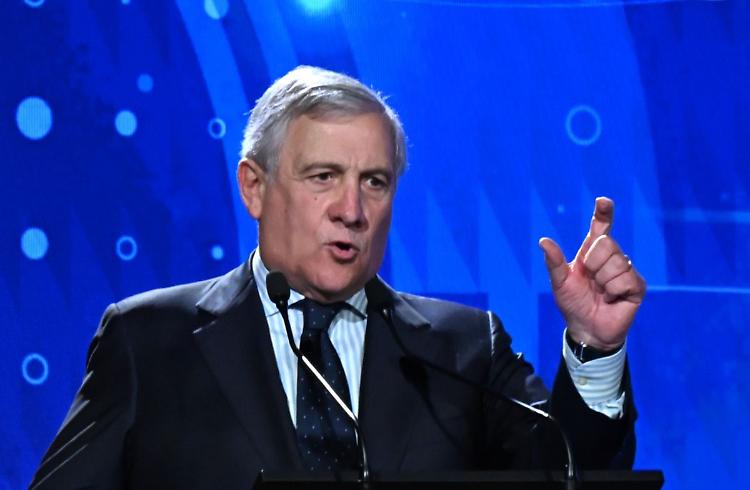 Tajani "Sei le vittime italiane a Cras Montana, torneranno con volo di stato"