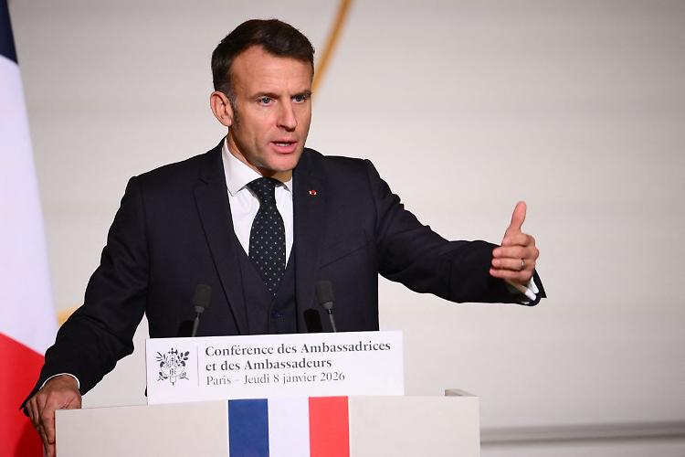 Mercosur, Macron "Accordo obsoleto, la Francia voter&agrave; contro"