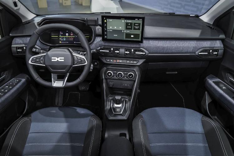 Nuove Dacia Sandero e Sandero Stepway, migliorato il design interno