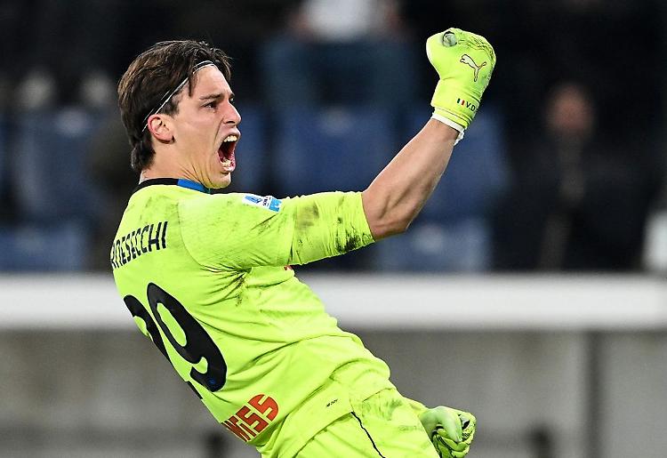 L'Atalanta resiste in dieci per oltre 80 minuti, 0-0 a Como