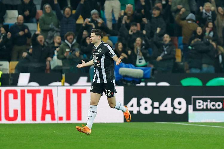 La Roma frena e perde il quarto posto, l'Udinese vince 1-0