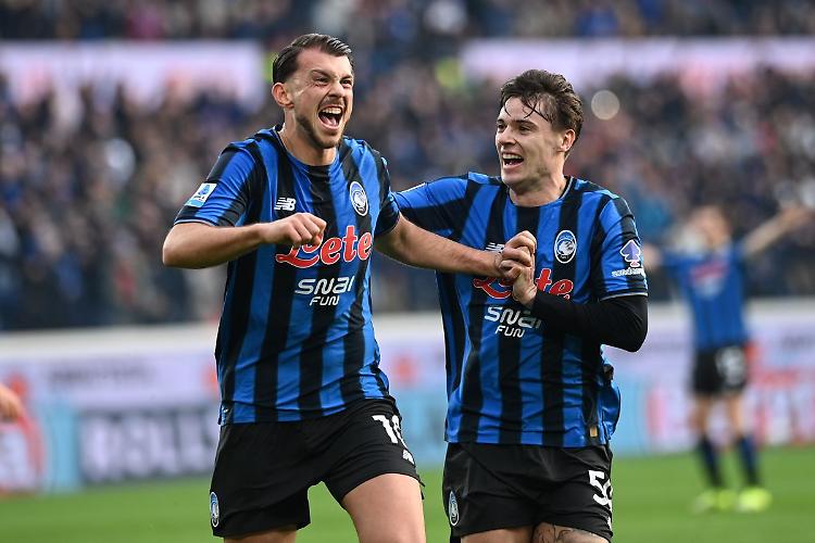 Pasalic e Samardzic firmano la rimonta dell'Atalanta, Napoli battuto 2-1