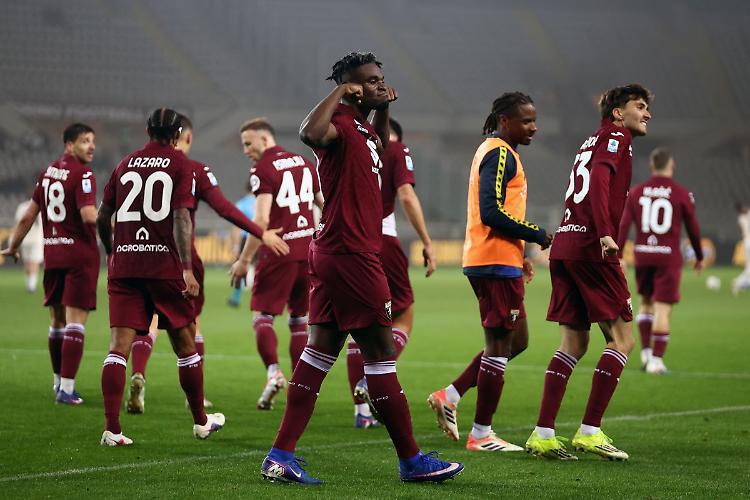 Esordio vincente per D'Aversa, il Torino batte 2-0 la Lazio