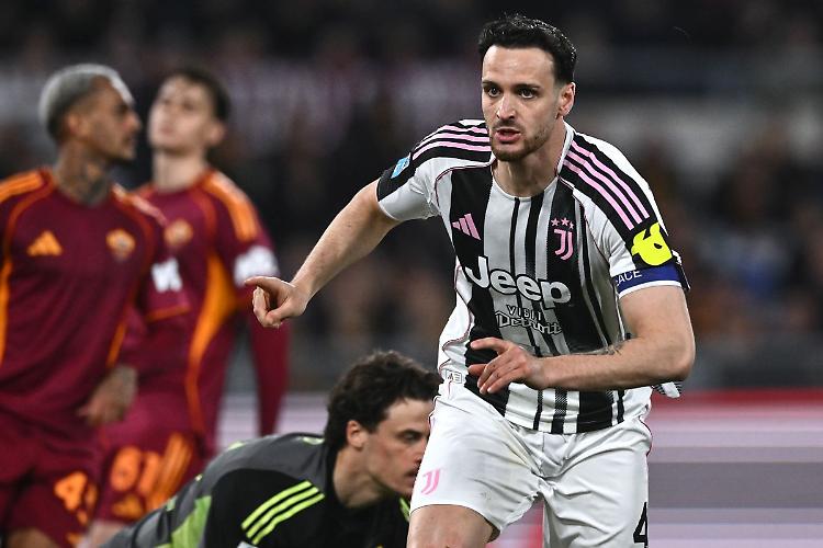 Gatti salva la Juve al 93', la Roma si morde le mani: 3-3 all'Olimpico