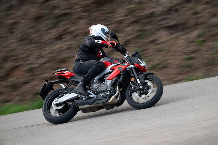 Aprilia e Moto Guzzi, parte da Roma l'Italian Demo Ride Tour