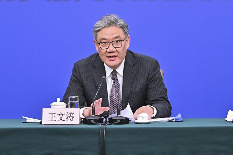 Ministro Commercio Cina, promuoveremo import servizi di consumo di alta qualit&agrave;