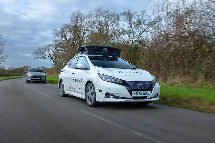Nissan Leaf, progetto guida autonoma evolvAD vince il C2i Award 2025