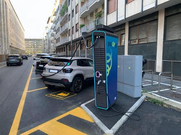Mobilit&agrave;, Powy investe 900 mila euro per oltre 100 punti di ricarica a Milano