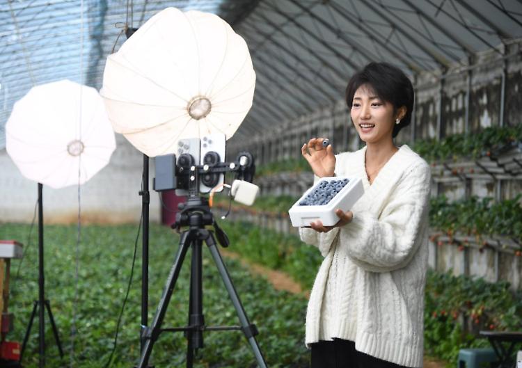 Cina, e-commerce in crescita nei primi due mesi dell'anno