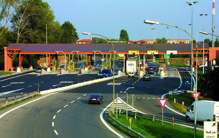 CentroPadane, trattativa 'fiume'.Sindacati divisi: niente intesa