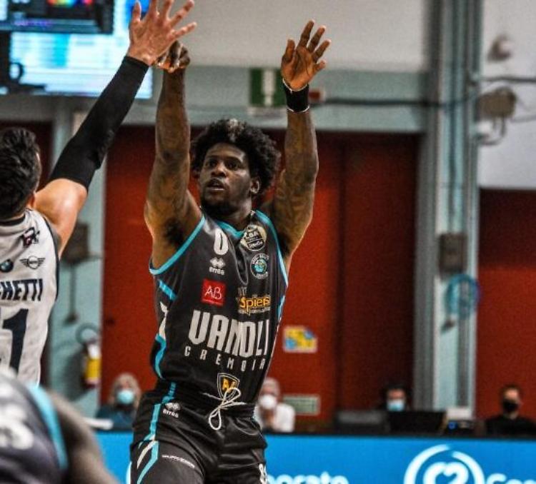 Vanoli, lesione muscolare per Jaylen Barford