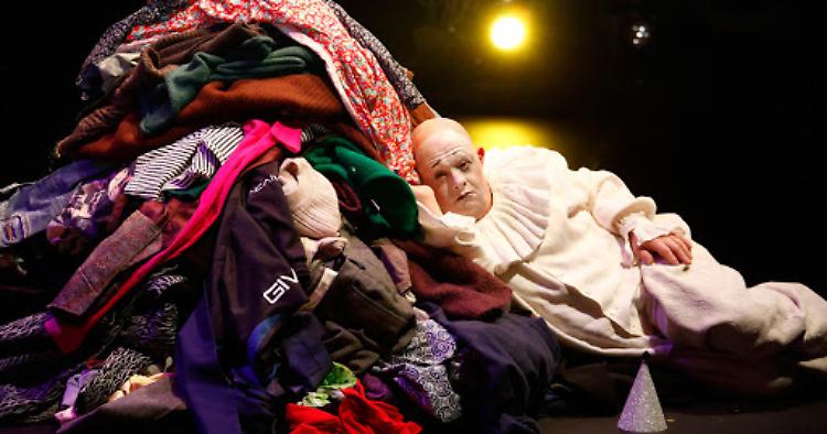 Aprire i teatri non bastaTeatri aperti per una "comunità a venire" 