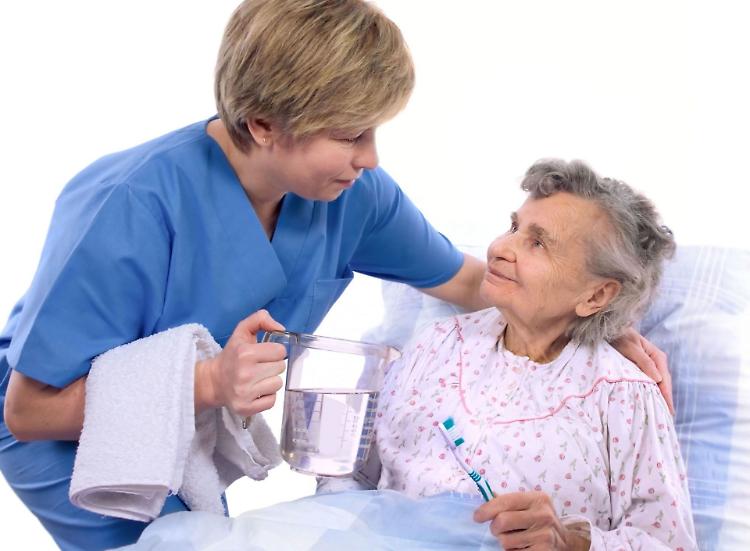 Benefattori, visite gratuite agli anziani soli e in difficoltà