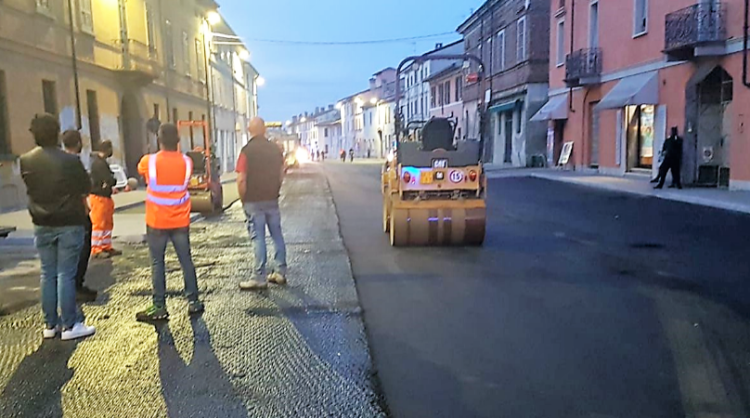 Operai aggrediti dal branco: lancio di sassi e bottiglie