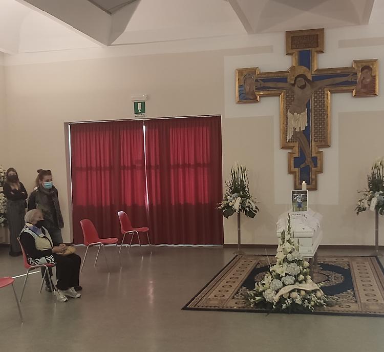 Ricordi e lacrime per Christian: venerd&igrave; il funerale