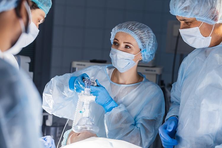 Covid, Lombardia: sì a integrazione contratto infermieri e Oss