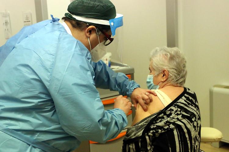 Per gli over 70 è già immunità di gregge