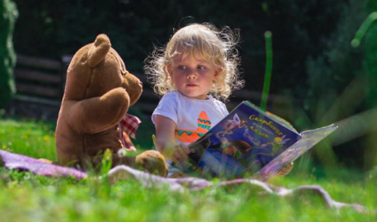 Incontri di lettura con la Piccola BibliotecaNarrazioni e laboratori per i più piccoli