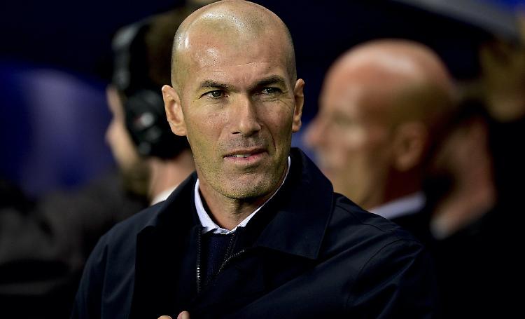 Calcio: media, Zidane lascia la panchina del Real
