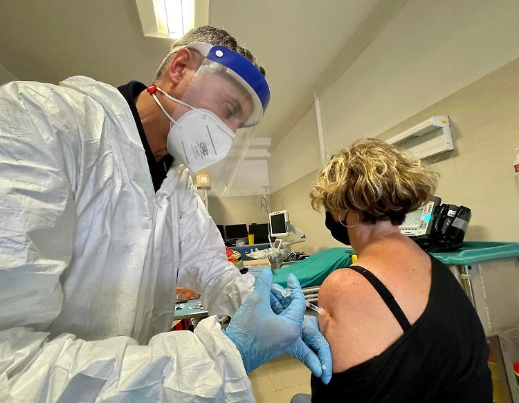 La campagna va: tra i sessantenni vaccinati 8 su 10