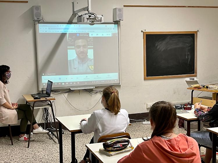 Il marciatore Riccardo Orsoni si racconta ai ragazzi delle medie