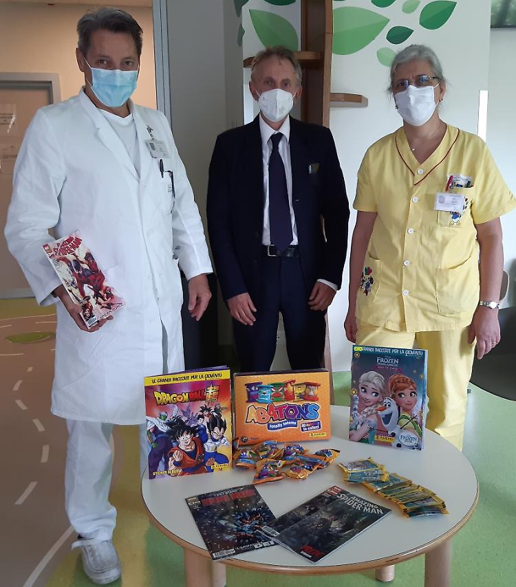 Dall'associazione Bi.genitori figurine e gadget per i bimbi