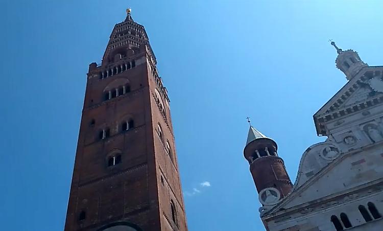Fragili e normodotati a braccetto in cima al Torrazzo