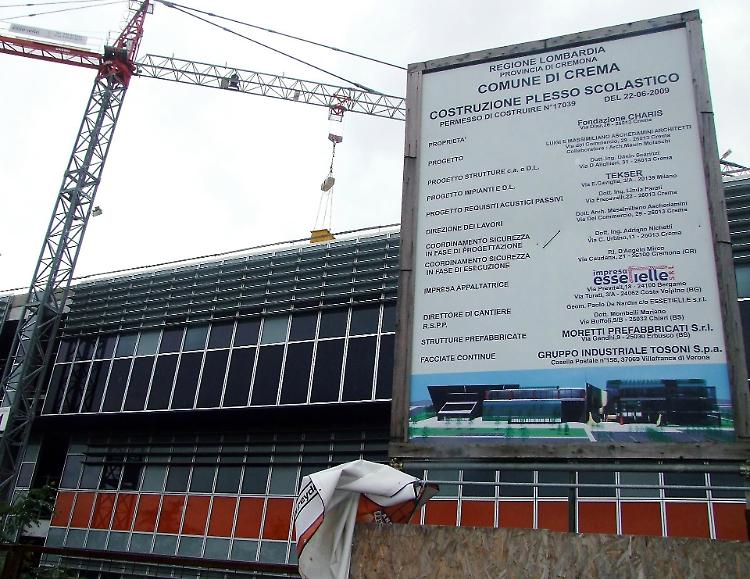 Due aziende pronte a demolire l'ex scuola di Cl