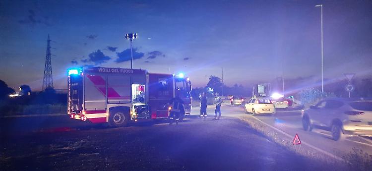 'Pioggia' di lastre di metallo sulla Codognese
