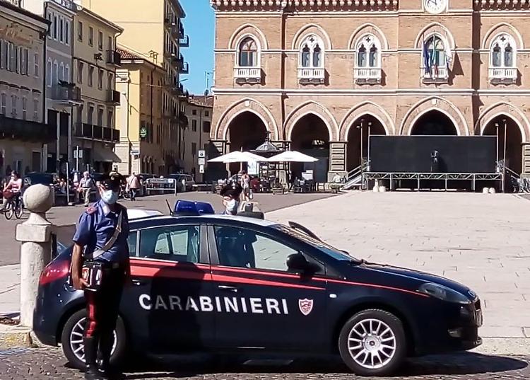 Violenze domestiche continue, 58enne allontanato dalla casa familiare