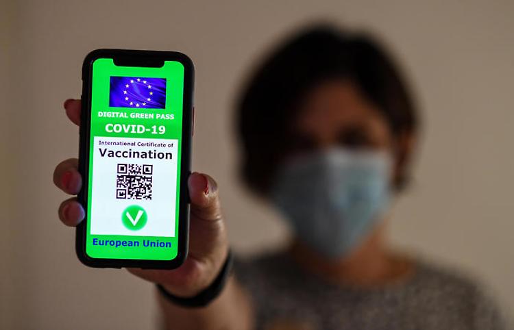 Green pass, ok all'estensione: sanzioni fino a 1.500 euro e stipendio sospeso