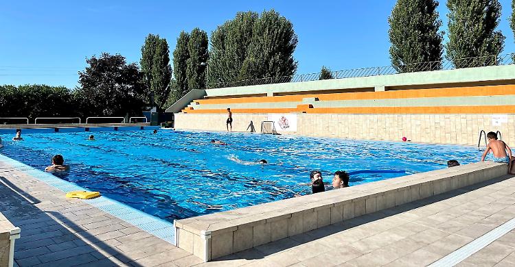 Torre,  la piscina diventa un parco