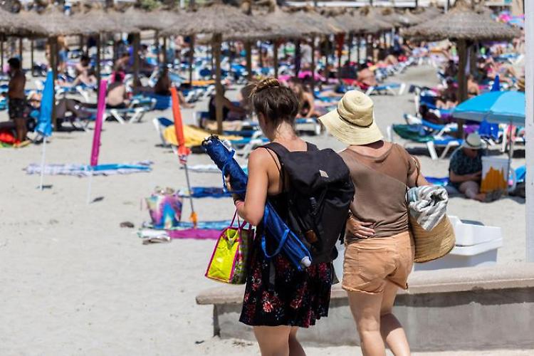 Circolare, cresce la variante Delta in Europa: casi fra tifosi e in vacanza