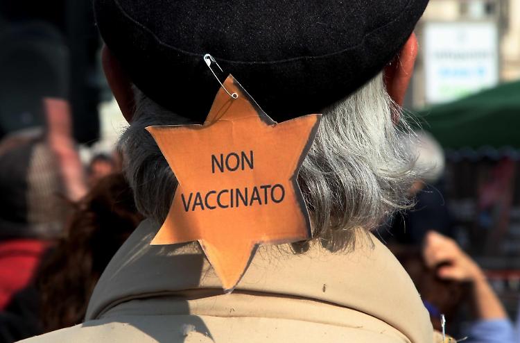 Sanitari no vax, udienza di merito entro fine anno