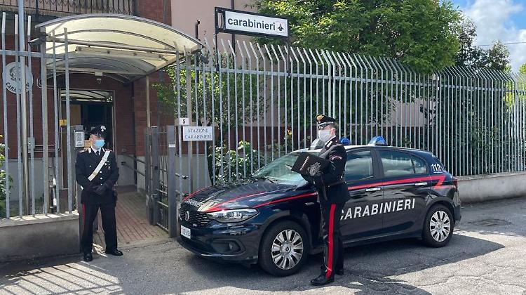 Finti addetti della rete idrica derubano coppia di anziani