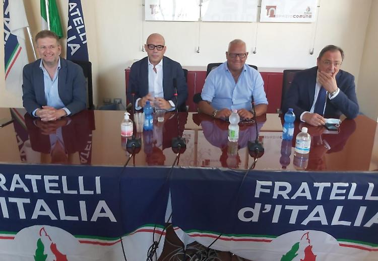 Fratelli d'Italia si rafforza, la Lega perde i pezzi