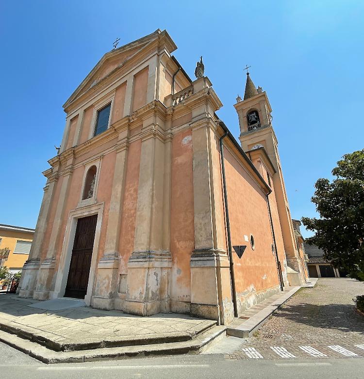 Le campane della discordia: il don minacciato di querela