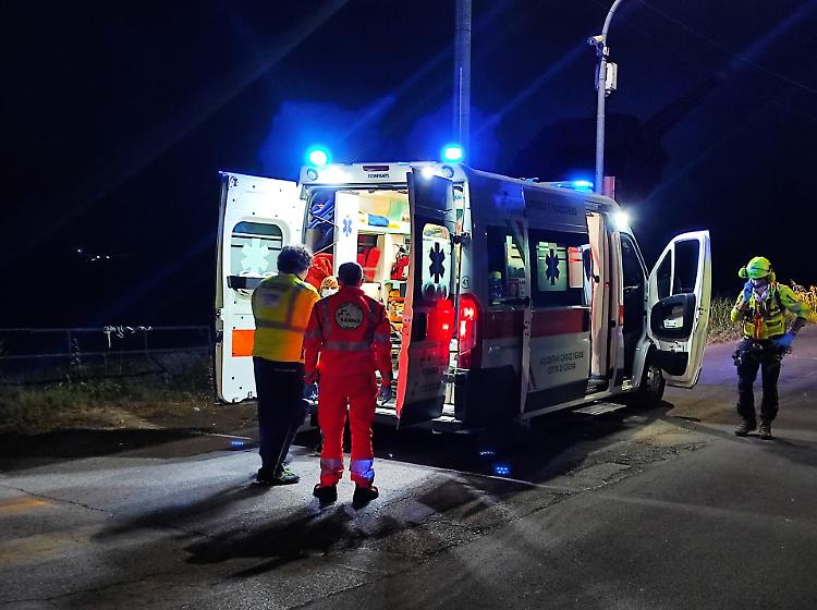 Lite tra stranieri e paura, due persone trasportate in ospedale