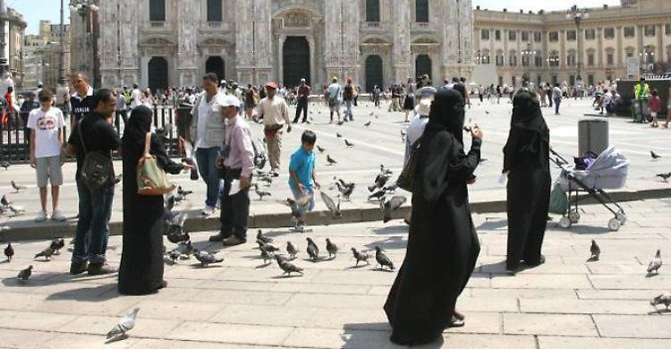 Afghanistan, De Corato: "Il burqa è già a Milano"