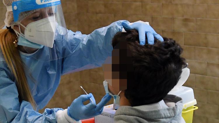 Da oggi due test antigenici gratis al mese per la fascia 6-13 anni